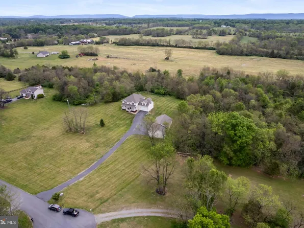 64 Sunflower Dr, Kearneysville, WV 25430