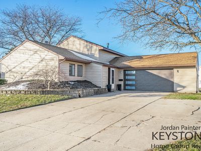 5899 Appleview Dr SE, Kentwood, MI, 49508