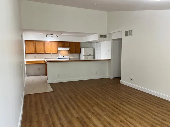 9905 Westwood Dr Unit 32, Tamarac, FL 33321