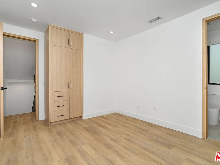 111 N Orlando Ave — Photo 9