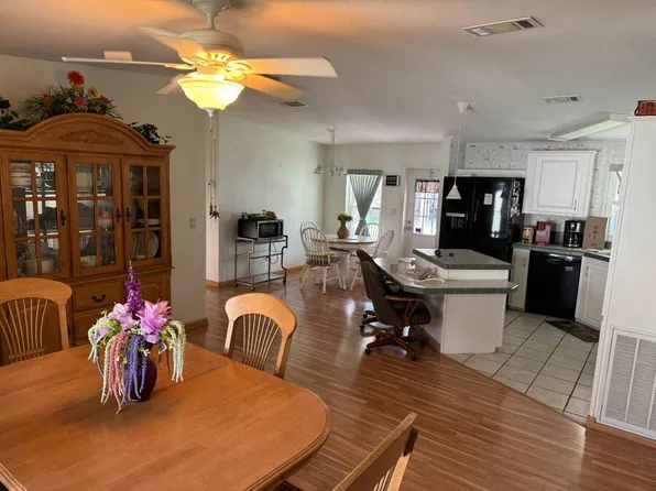 2217 Walden Pond Dr #25, Lake Wales, FL 33898