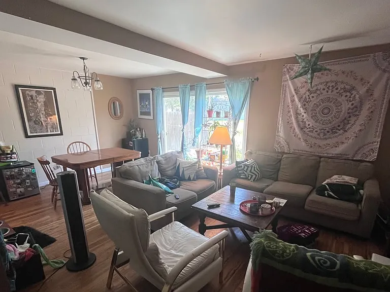 1460 Edgewood Ct — Photo 6