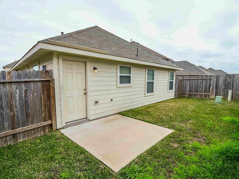 19031 Brescia Ln — Photo 11
