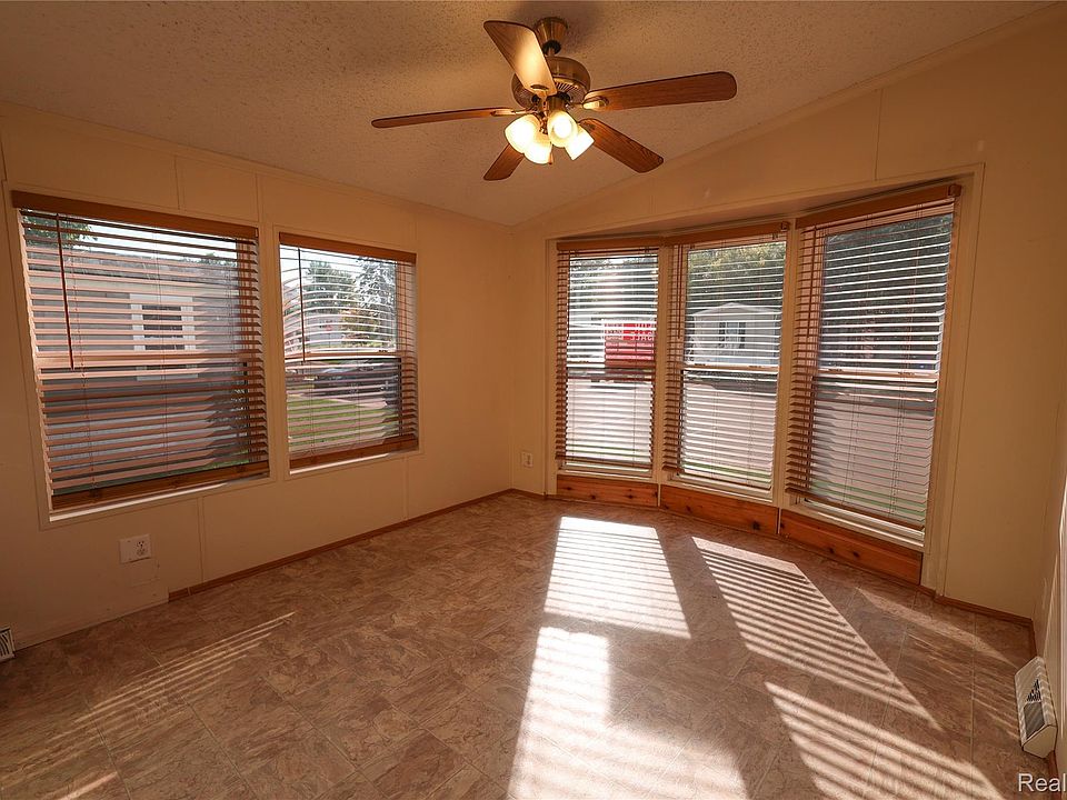 2370 N Dundee Ct, photo 4