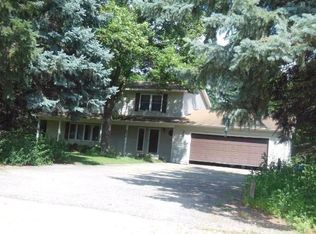 8955 Quinn Rd, Chanhassen, MN 55317