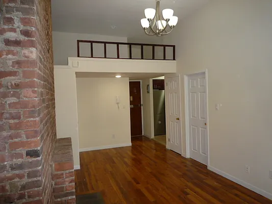 Rented by New Yorker Realty | media 26