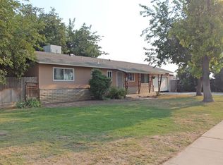 427 Juniper Ln, Lemoore, CA 93245