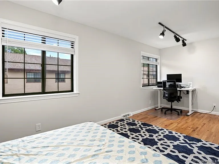 237 Strawberry Hill Ave #42 — Photo 15