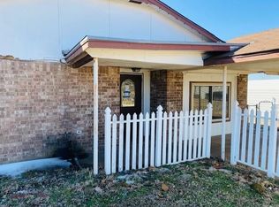 1215 W Prairie Ln, Yale, OK 74085