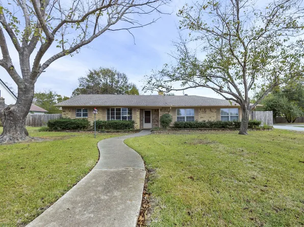 600 Hunter St, Bonham, TX 75418