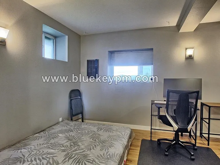 225 S Hamilton St #B — Photo 4