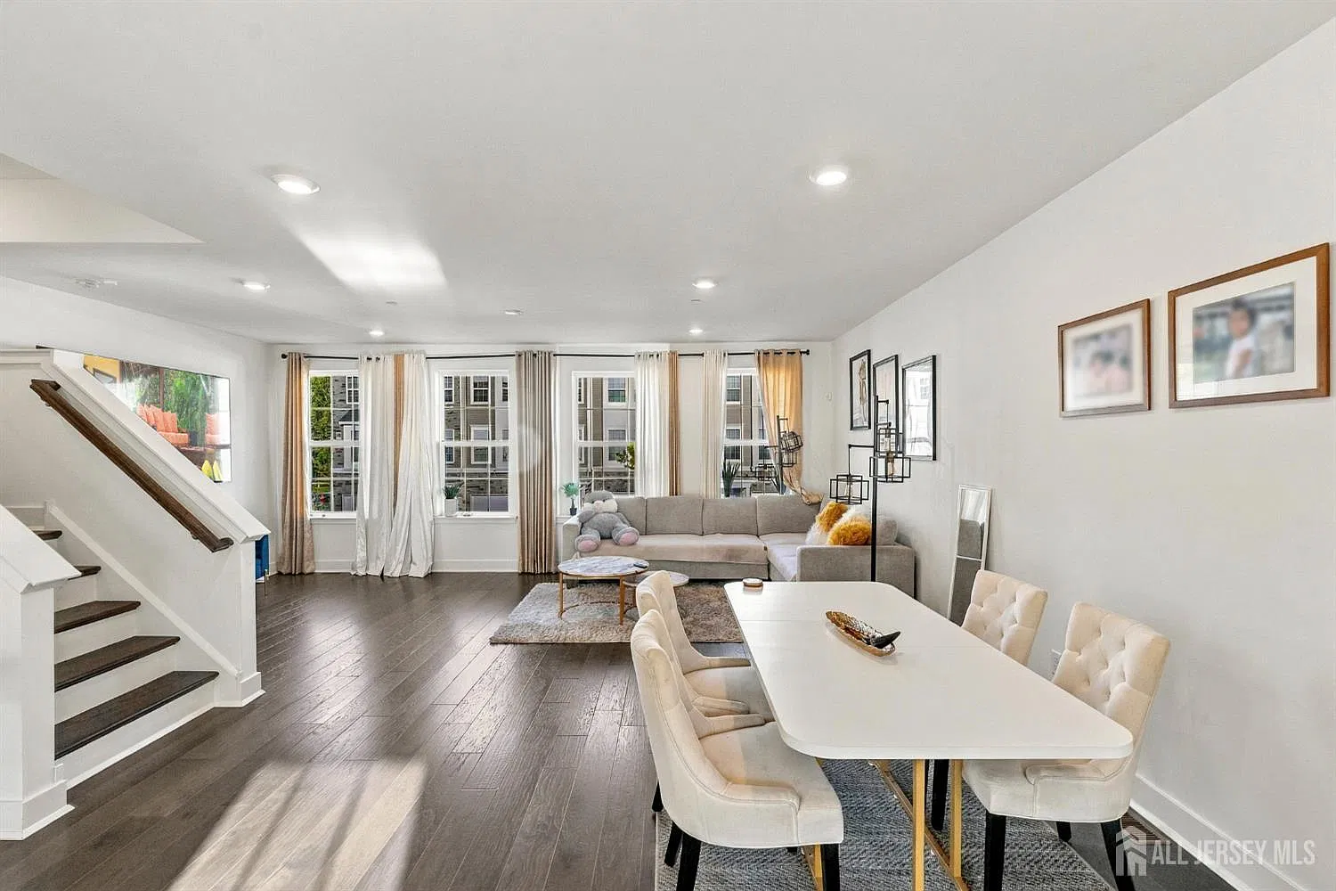 3 bed, 3.5 bath, 2233 sqft, $4,200 — Photo 4
