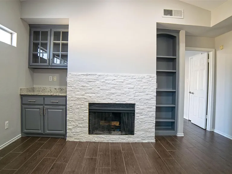4104 N Hall St #331 — Photo 7