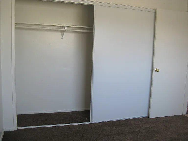 650 Linden Ave — Photo 7