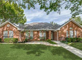 7813 Hidden Oaks Dr, North Richland Hills, TX 76182