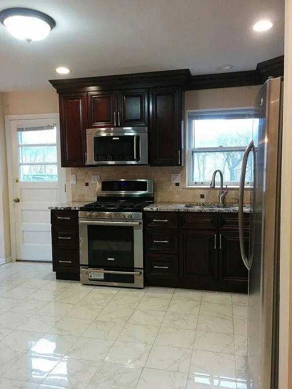 312 Sunset Dr — Photo 4
