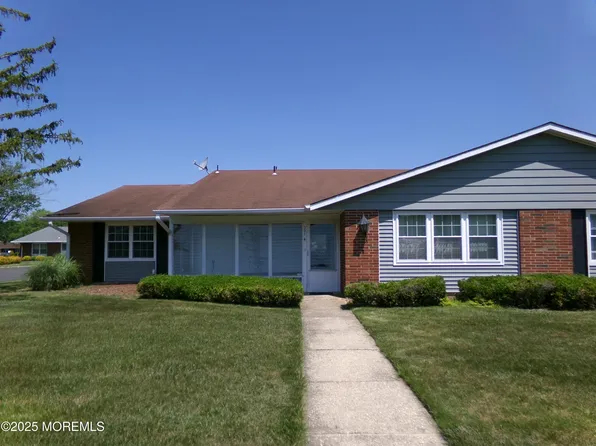 331A Canterbury Court, Lakewood, NJ 08701