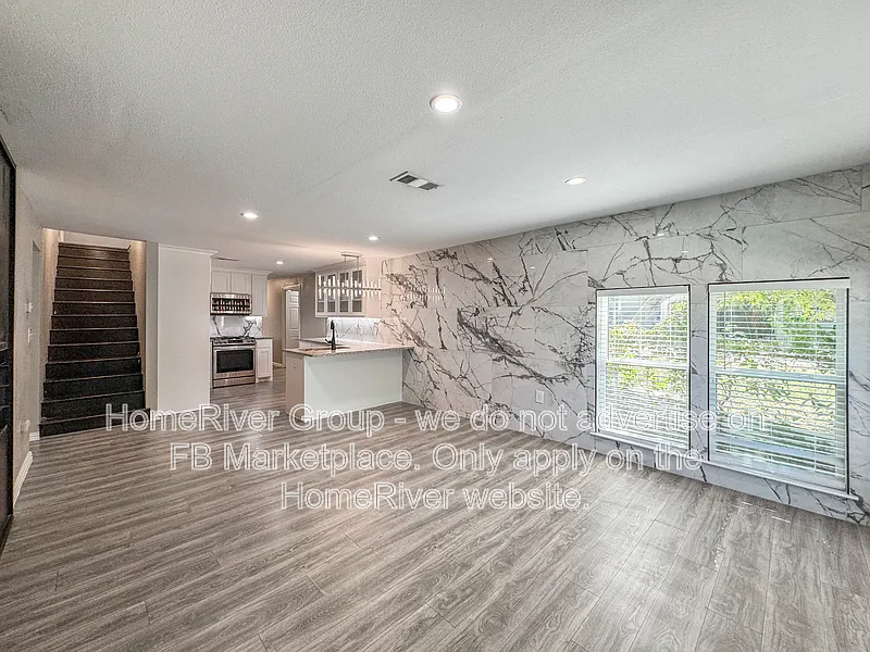 4 bed, 3.0 bath, 1920 sqft, $2,575 — Photo 4