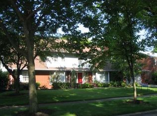 745 N East Ave, Park Ridge, IL 60068