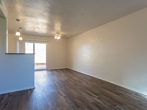 7498 W 20th Ave - 900 sq ft