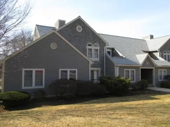 15 Hoyle Cir, Blackstone, MA 01504