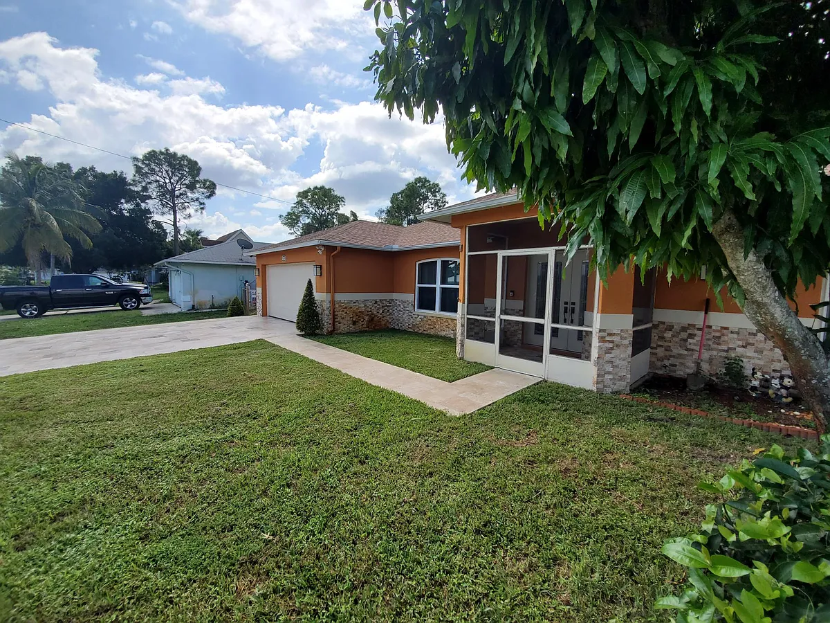 Building Photo - 9219 Crocus Ct