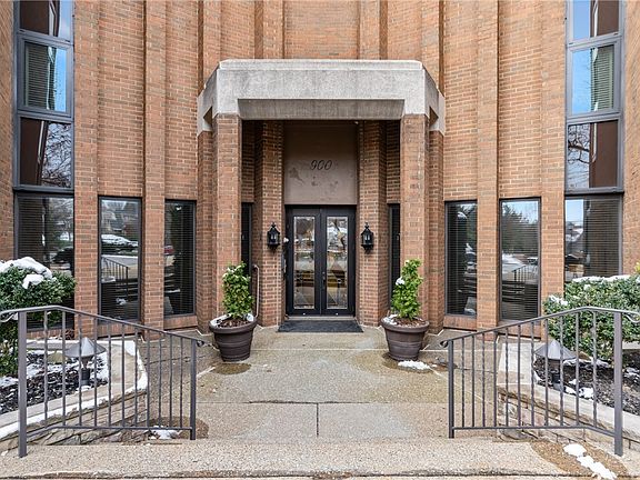 2nd image of 900 Washington Rd APT 106