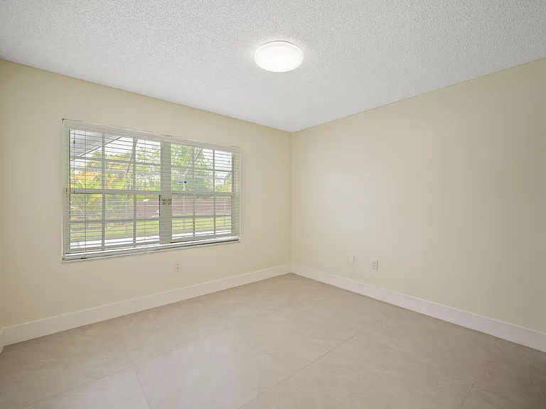 13400 NW 5th Ct — Photo 20
