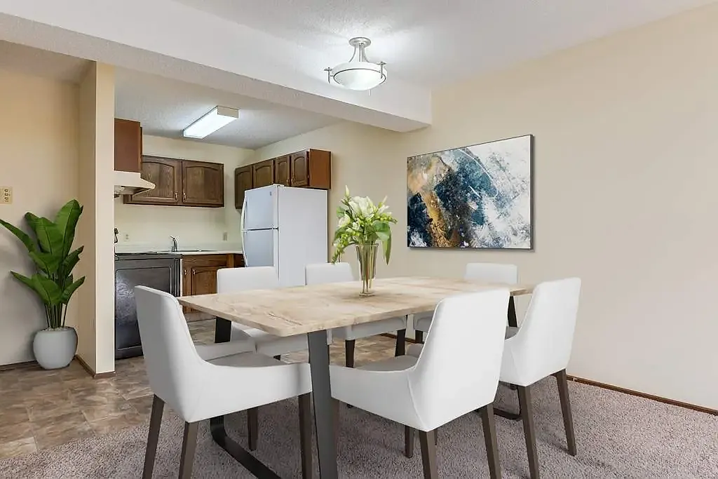 Findlay Place — Photo 2