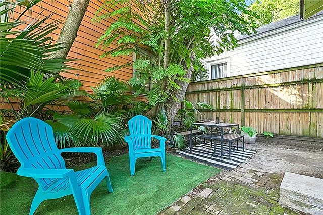 1438 Marais St — Photo 11