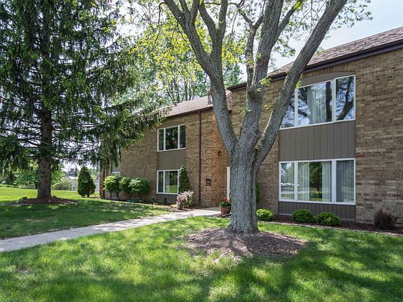 3rd image of 455 Barkwood Ct NW #24