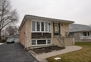 10246 S 81st Ave photo 1