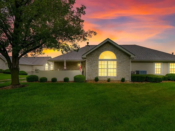 916 NE Devon Dr, Lees Summit, MO 64064