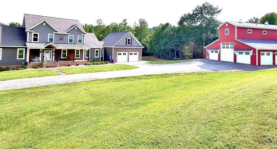 1st image of 300 Center Dr