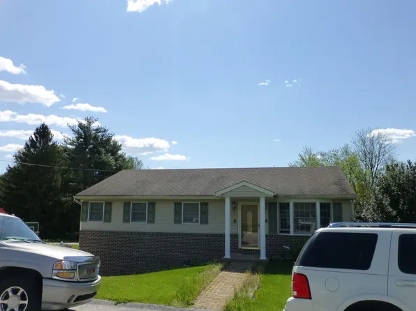 596 Green Valley Rd, York, PA 17403