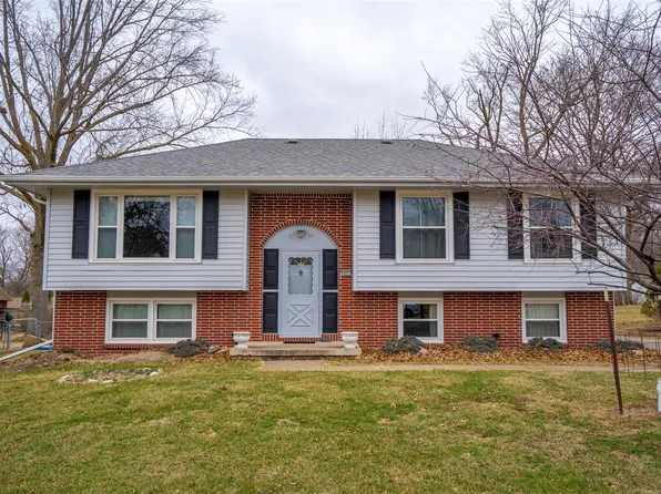 6801 Holcomb Ave, Urbandale, IA 50322
