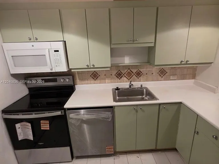 251 Galen Dr #302 — Photo 13