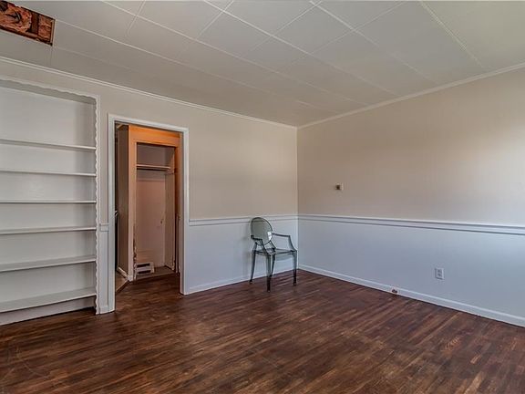 5th image of 2422 Linwood Dr