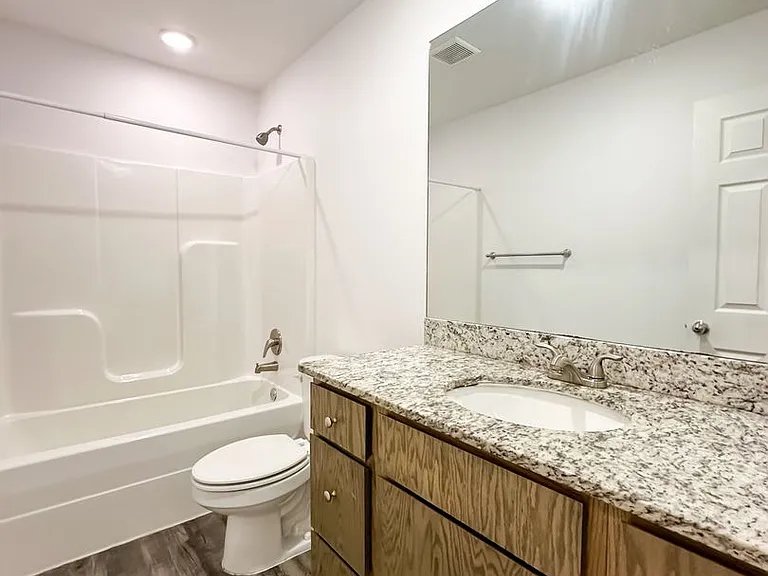 325 Westbrook Ct — Photo 22