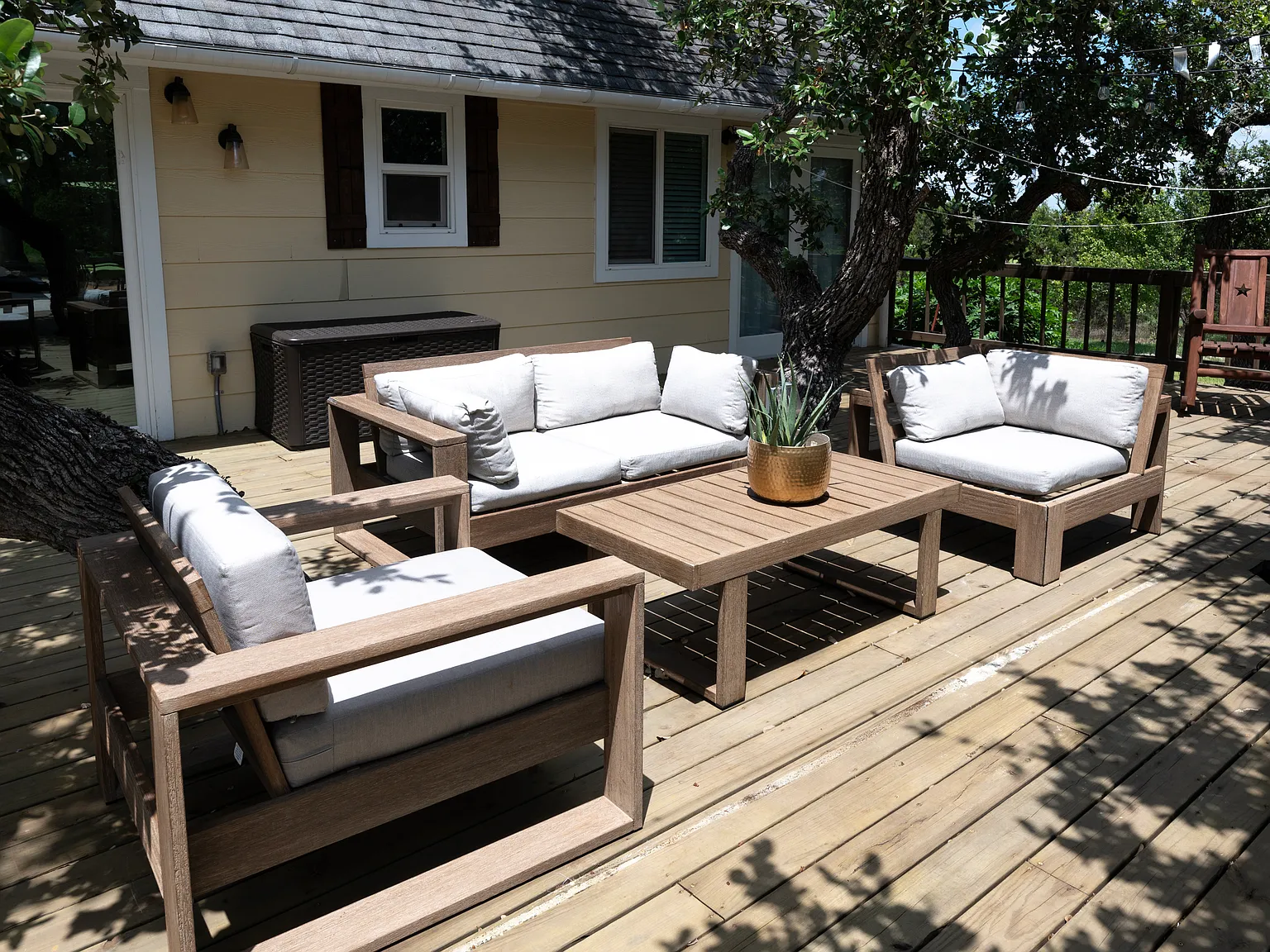 124 S Rainbow Ranch Rd — Photo 3