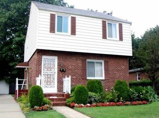6128 183rd St, Fresh Meadows, NY 11365