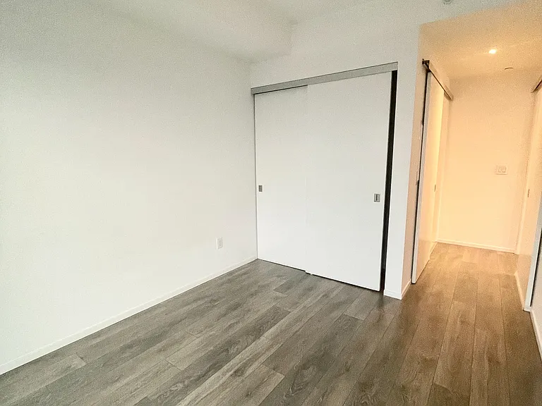 159 Dundas St E #4105 — Photo 5
