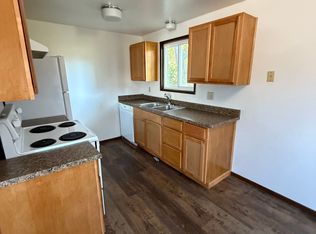 1724 Maple St APT 2, North Bend, OR 97459