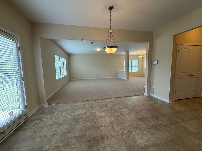 1328 Shaw Ave — Photo 13