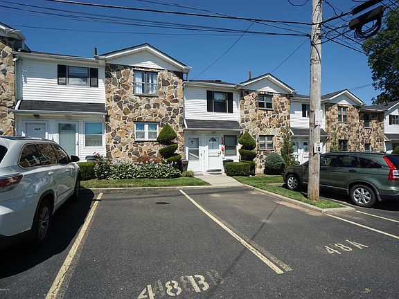 2nd image of 48B Bradley Ct #54