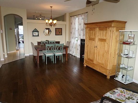 3rd image of 1424 Royal Saint George Dr
