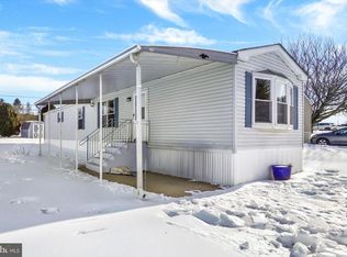 107 Carbridge Rd E, Stewartstown, PA 17363