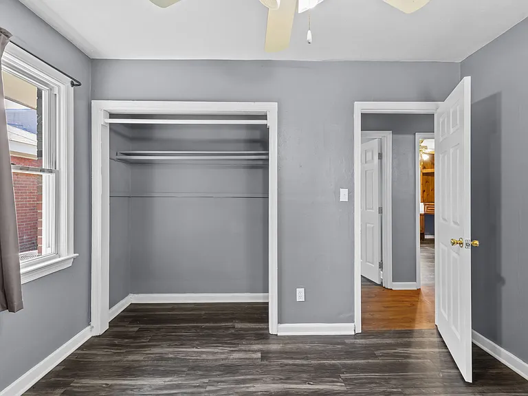 1724 W 48th St — Photo 12