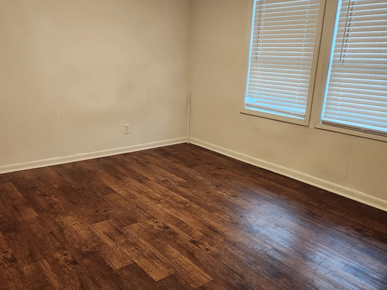 3 bed, 1050 sqft, $1,400 — Photo 2