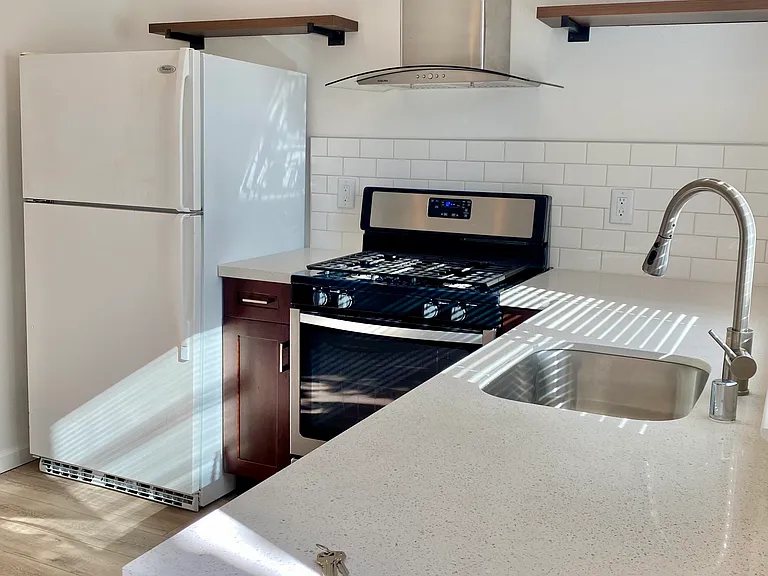 625 N 15th St #B — Photo 2